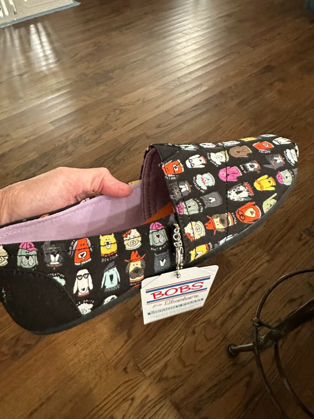 BOB'S Wag Crew NWT size 7